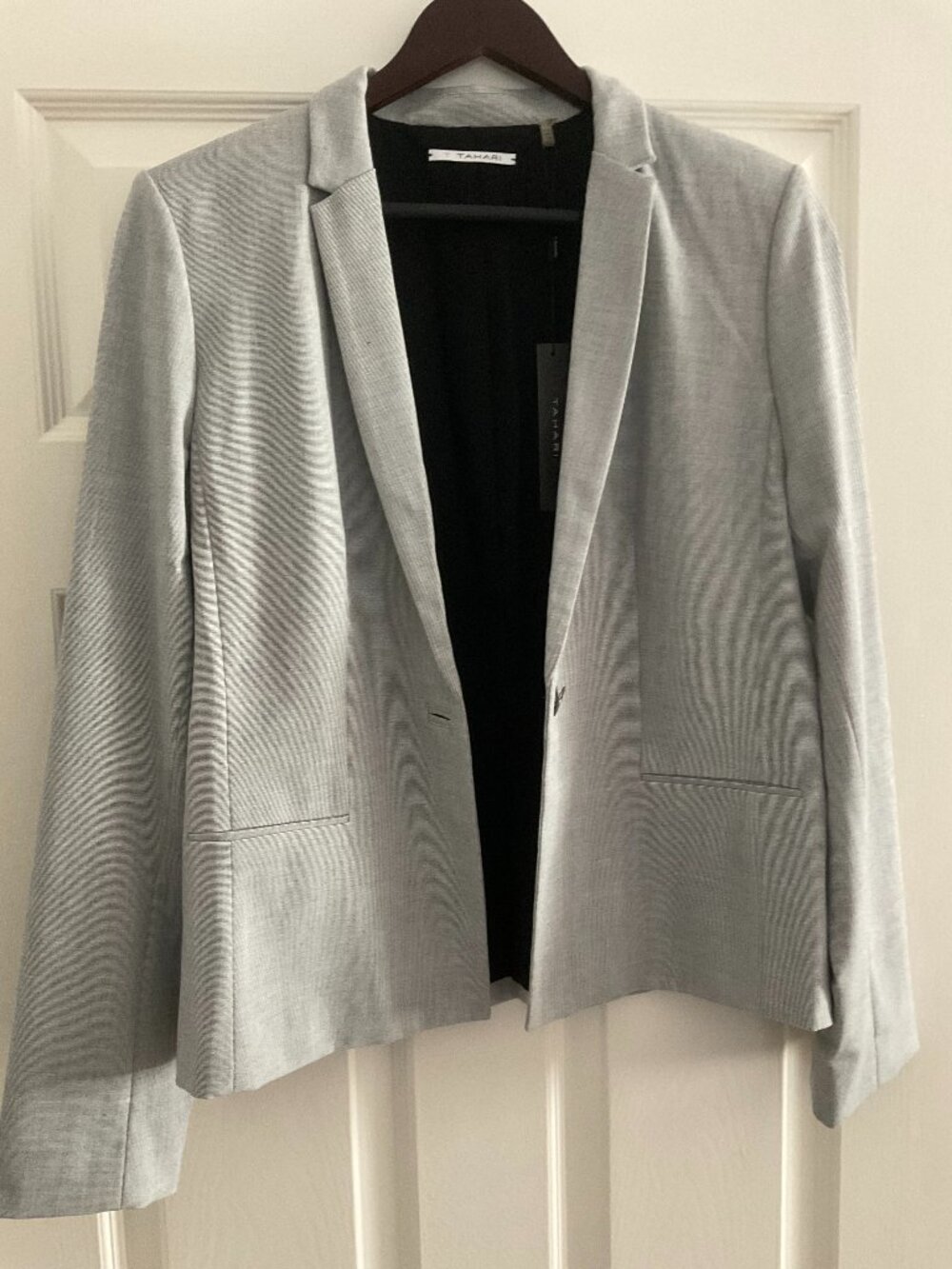 T Tahari Blazer NWT Size 8